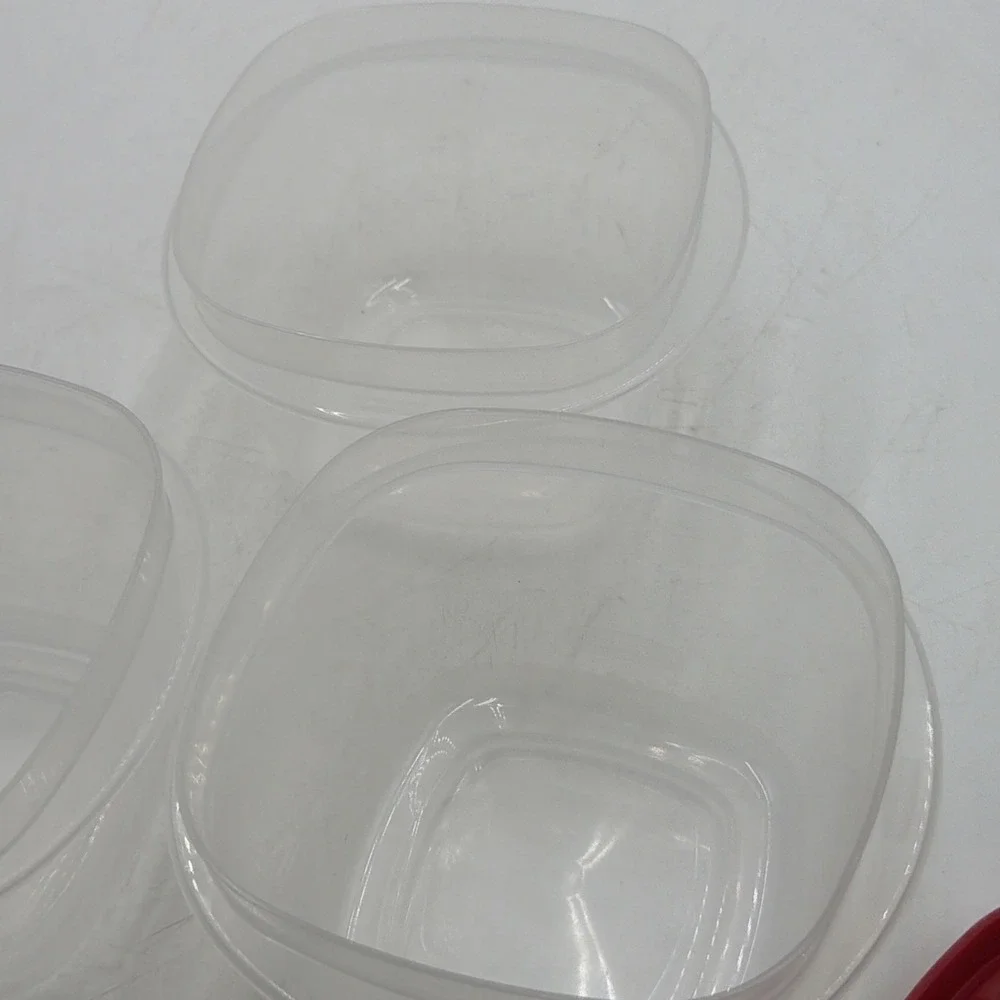Lot 3 Rubbermaid 7J57 Racer Red Easy Find Lid 2 Cup Food Storage Container NEW